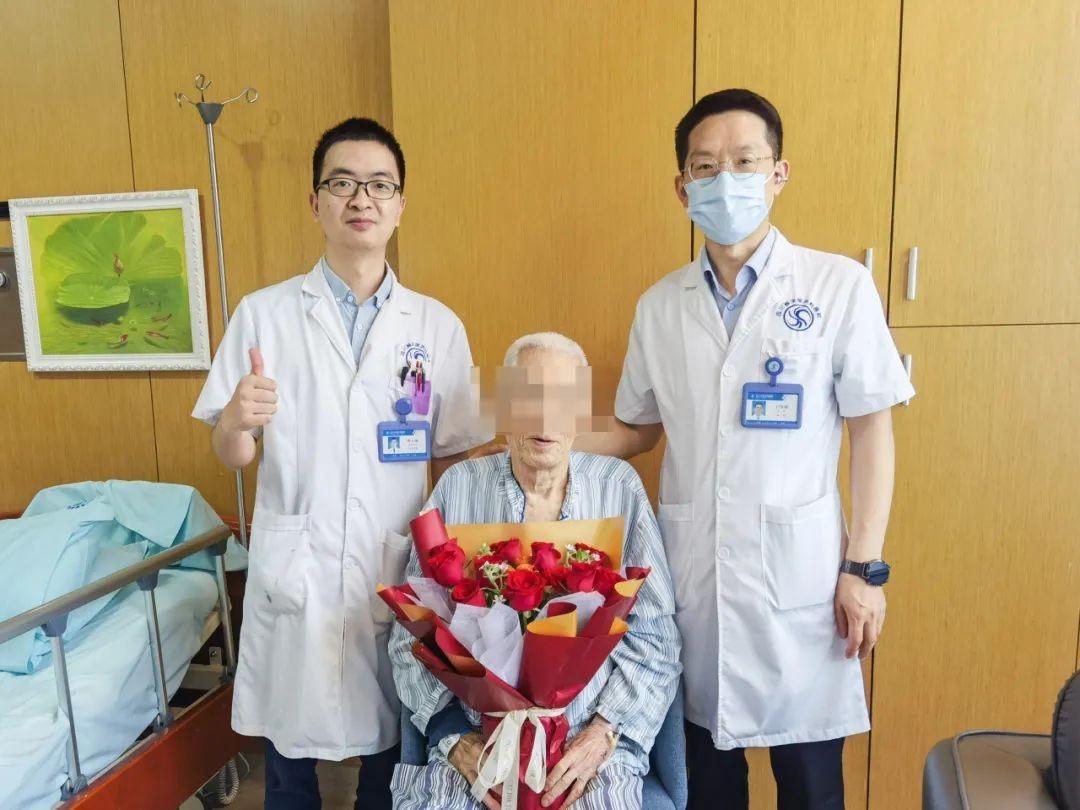别让 “高龄” 挡住希望！92 岁王爷爷的前列腺癌诊疗经历：川泌医院用专业守护晚年尊严